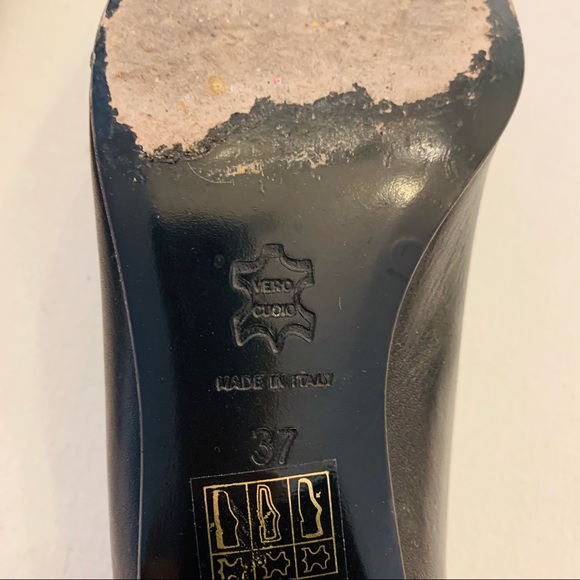 Classic Black Women's Heels - Picture 12 of 12